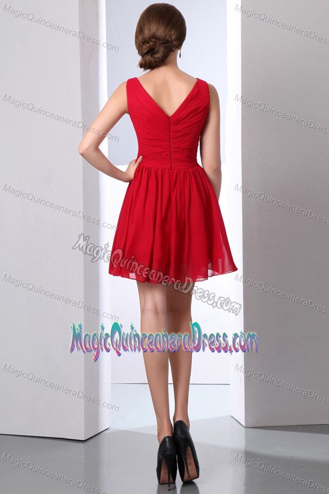 V-neck Mini-length Chiffon Ruched Prom Dresses For Dama in Wine Red