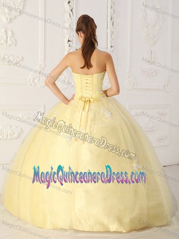 Cute Sweetheart Light Yellow Floor-length Quinces Dresses with Appliques