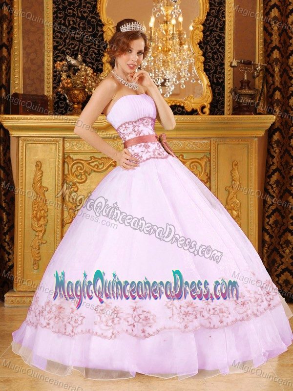 Lovely Strapless White Full-length Quince Dresses with Bow and Appliques