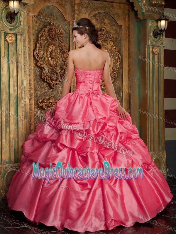 Coral Red Appliqued Sweetheart Floor-length Sweet 16 Dress with Pick-ups
