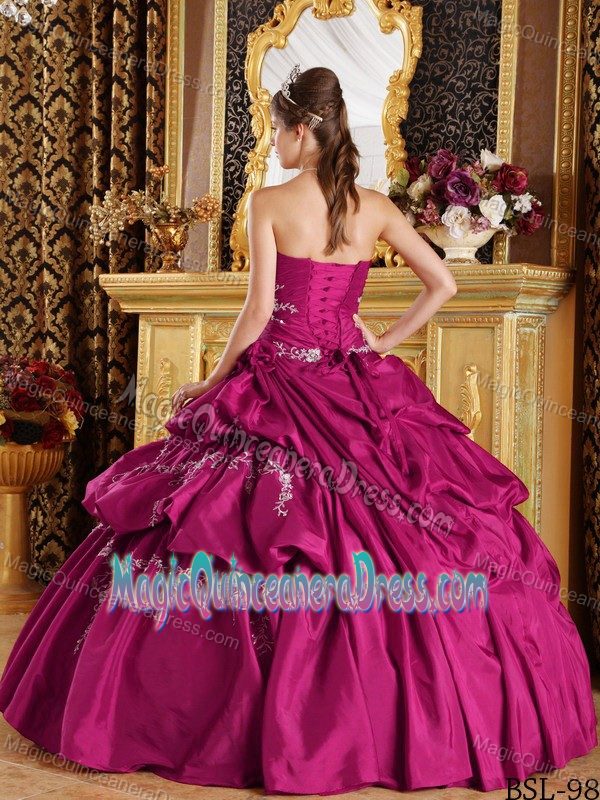 Chic Fuchsia Strapless Floor-length Quinceanera Gown Dresses with Appliques