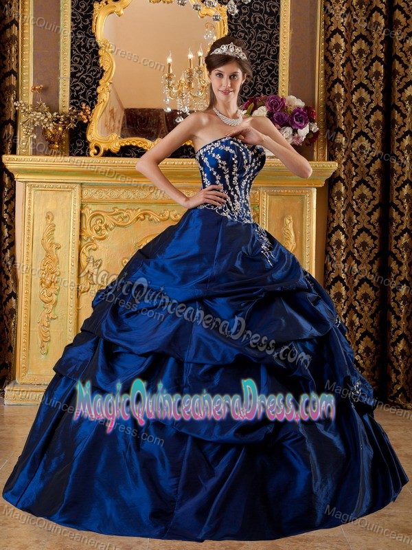 Appliqued Navy Blue Sweetheart Floor-length Sweet 15 Dresses with Pick-ups