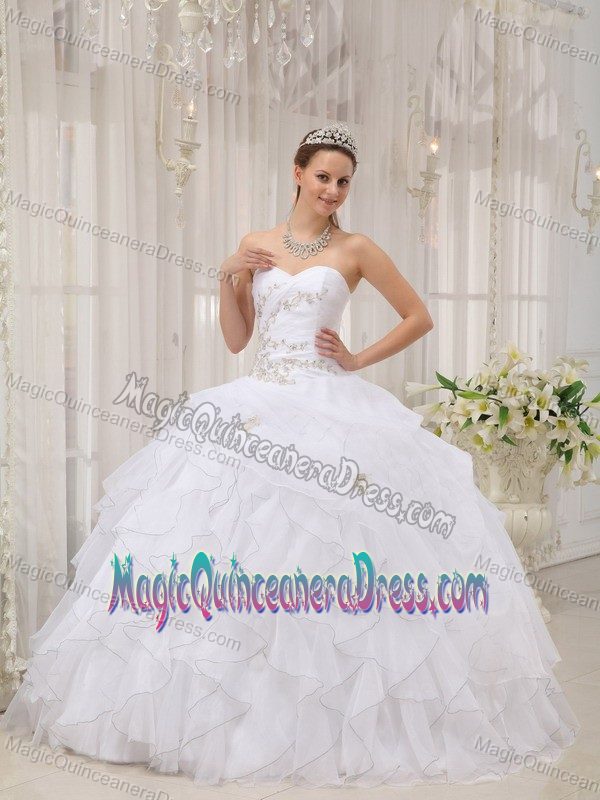 White Sweetheart Floor-length Quinceanera Dress with Appliques in Cecil