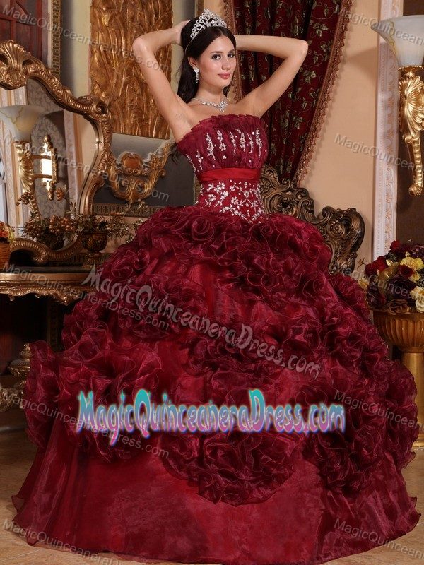 Burgundy Strapless Floor-length Quince Dresses with Rolling Flowers