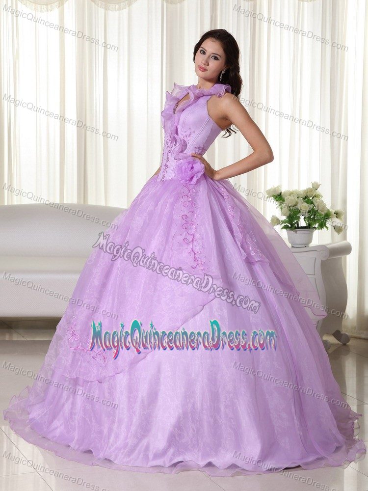 Exquisite Halter Lace-up Lavender Quinceanera Gown Dress in Organza