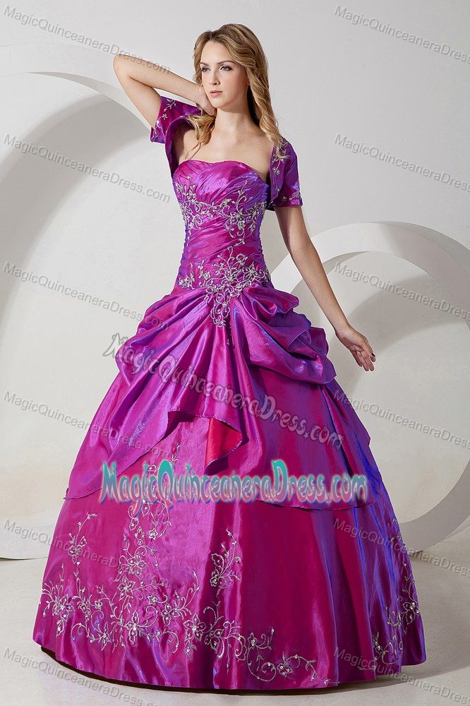 Cheap Ball Gown Quinceanera Gown Dresses in Fuchsia with Embroidery