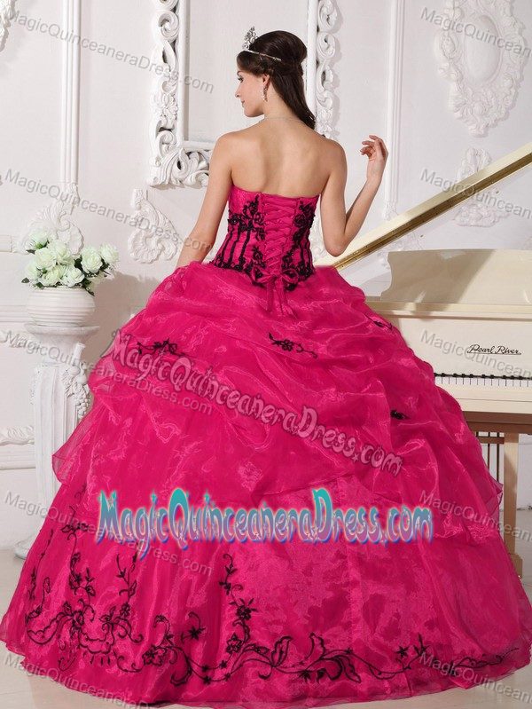 Red Strapless Organza with Black Appliques Quinceanera Dress in Youngstown