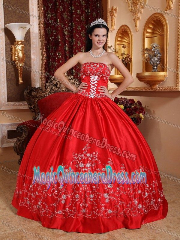 Red Ball Gown Strapless Taffeta Embroidery Quinceanera Dress in Cincinnati