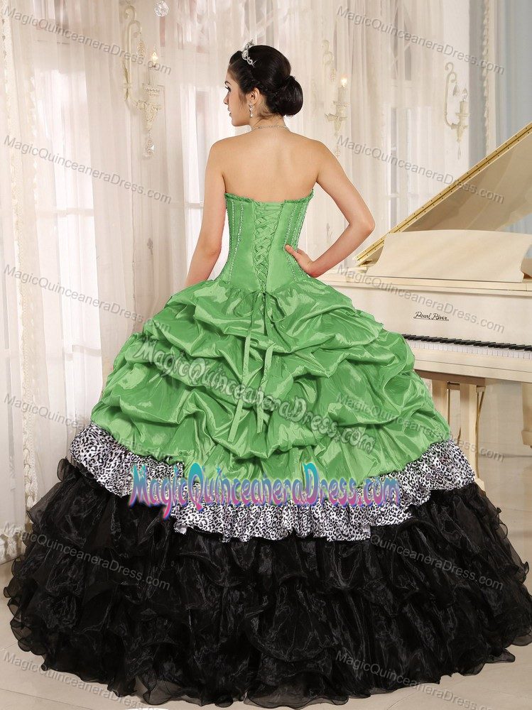Leopard Sweetheart Green and Black Long Quinces Dresses with Pick-ups