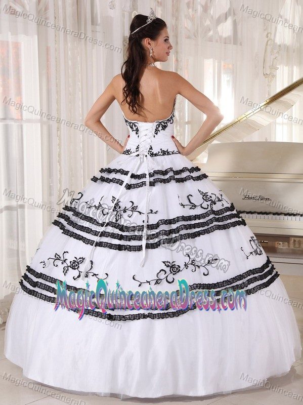 White and Black Sweetheart Long Dress For Quinceanera with Embroidery