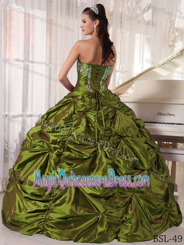 Luxurious Olive Green Strapless Embroidered Dresses for Quinces in Juneau