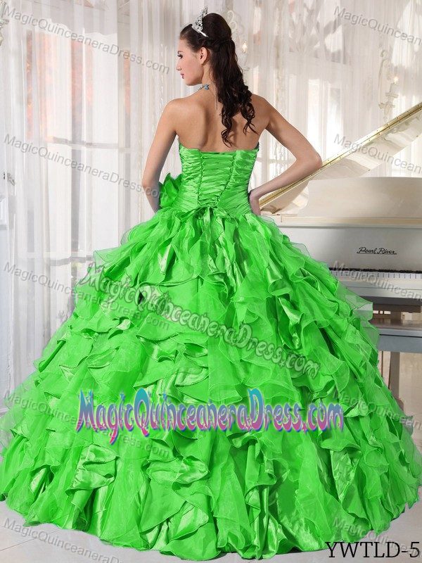 Impressive Spring Green Sweetheart Beaded Sweet 16 Dresses with Bowknot