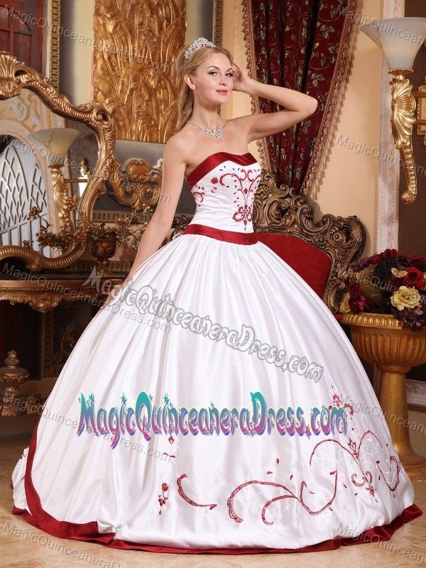 Strapless Quinceanera Dresses in White with Red Embroidery near Richland