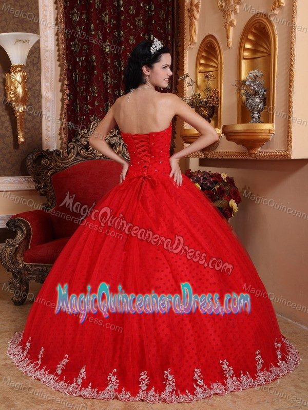 Strapless Floor-length Lace Appliqued Quinceanera Dress in Red in Cartago