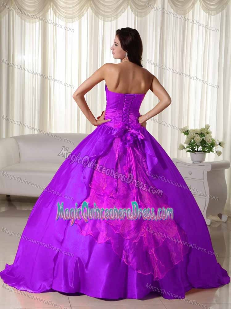 Strapless Floor-length Taffeta Ruched Quinceanera Dress in Purple in Uribia