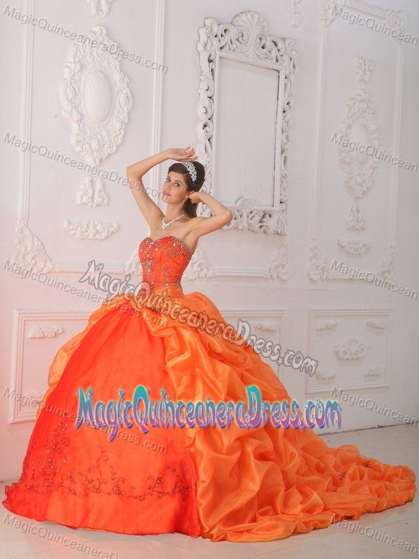 2013 Beaded and Appliqued Orange Red Sweetheart Quinceanera Dress with Train
