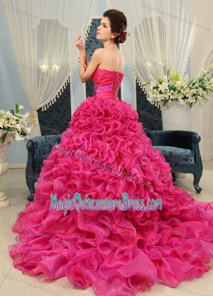 Sweetheart Ruffled Hot Pink Quince Dresses with Court Train in Soledad