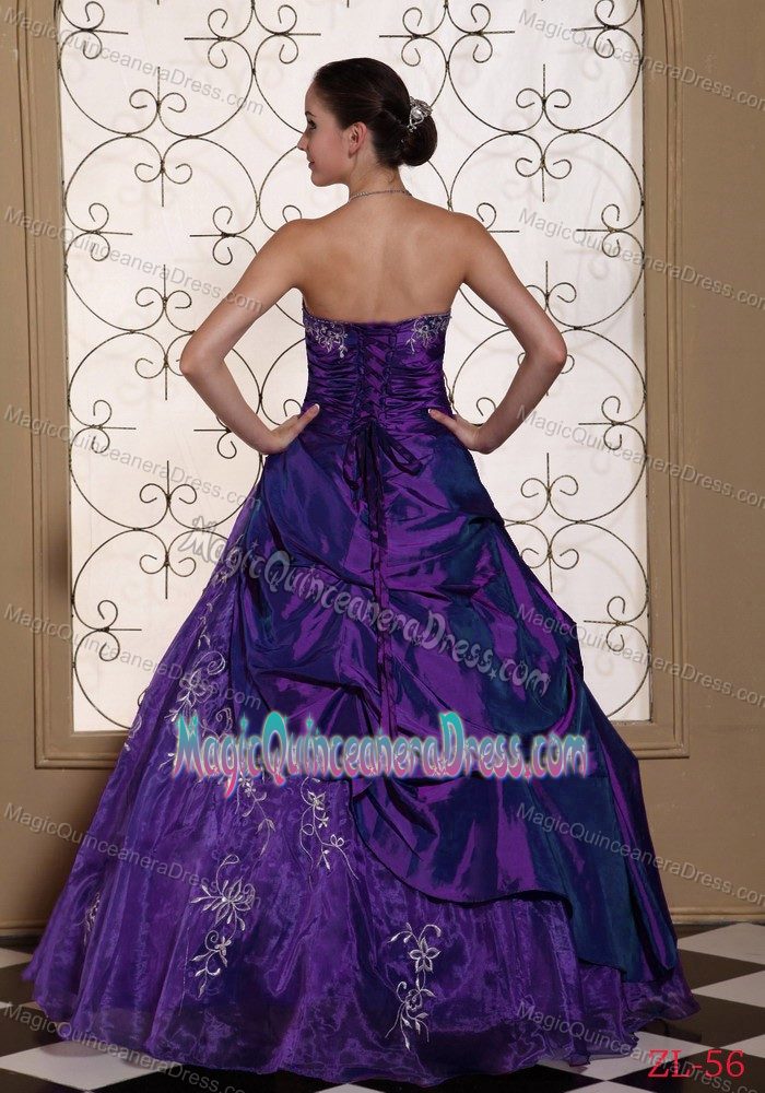 Taffeta and Organza Quinceanera Dresses with Embroidery in Mejillones Chile