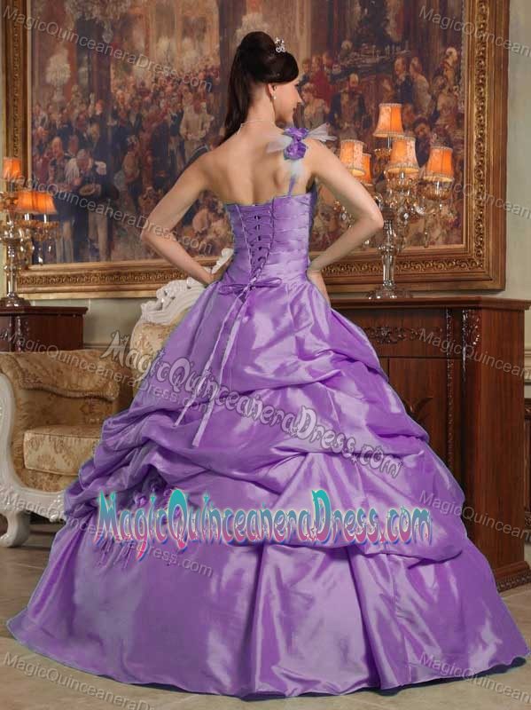 Purple One Shoulder Hand Flowers Sweet 16 Dresses in Quito Ecuador