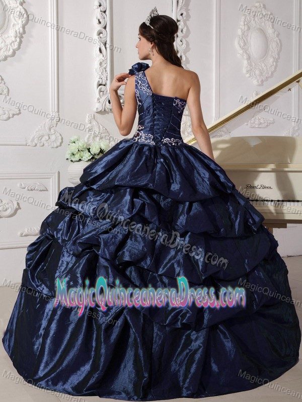 Navy Blue One Shoulder Long Quince Dresses with Appliques and Pick-ups