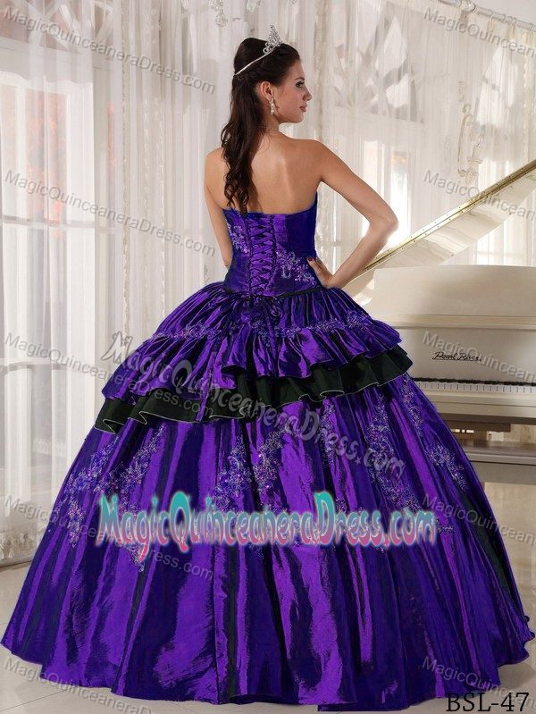 Purple Beaded Strapless Floor-length Dress For Quinceanera with Appliques