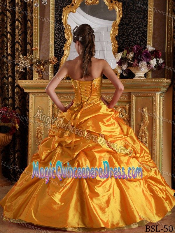 Special Sweetheart Floor-length Quince Dresses with Pick-ups and Beading
