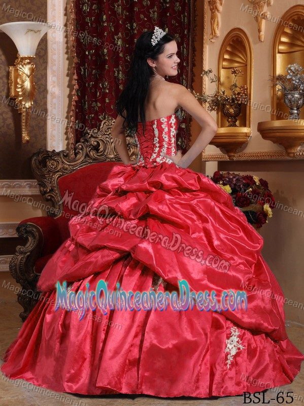 Red Strapless Taffeta Appliques Quinceanera Dress with Pick-ups in Paramus