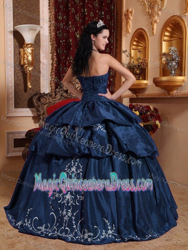 Navy Blue Sweetheart Taffeta Embroidery Quinceanera Dress in Lawrenceville