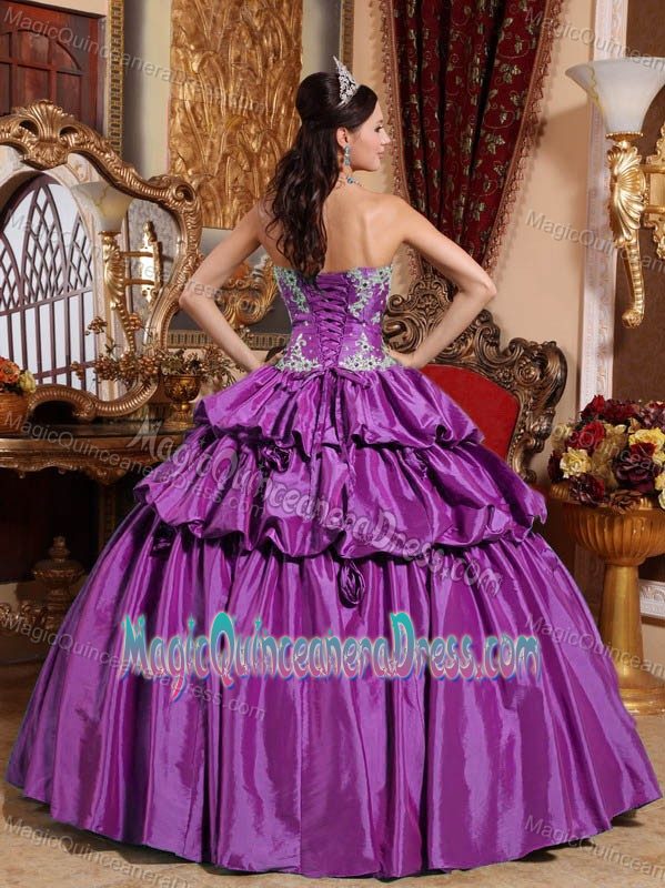 Purple Sweetheart Taffeta Appliques and Hand Made Flowers Quinceanera Dress