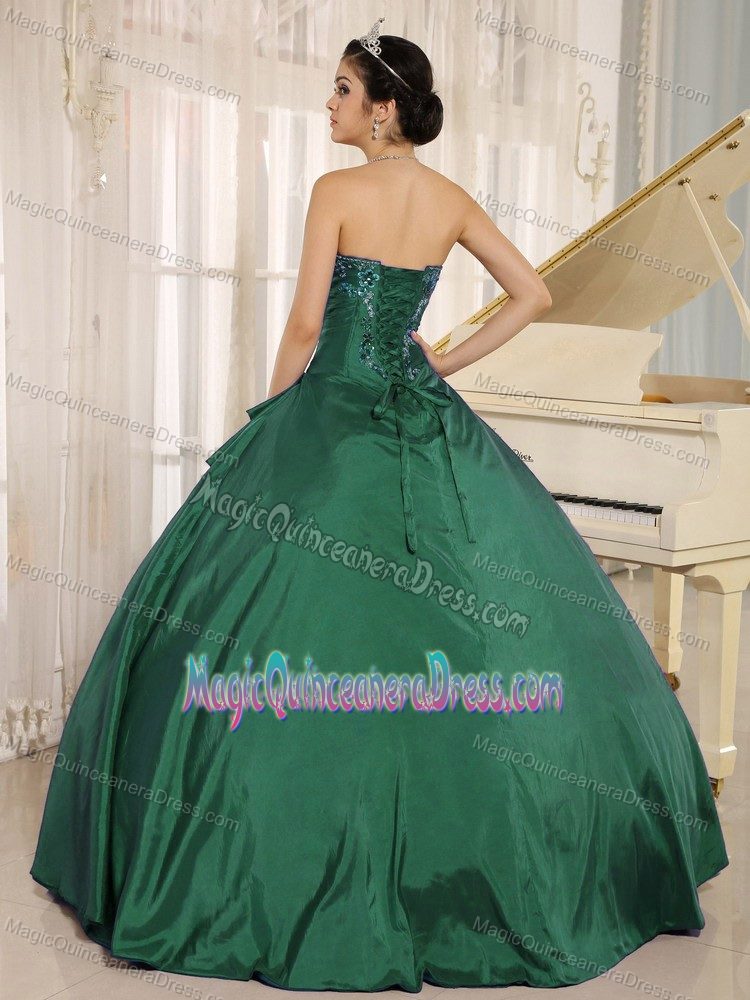 Noble Dark Green Sweetheart Quinceanera Gown Dresses with Embroidery