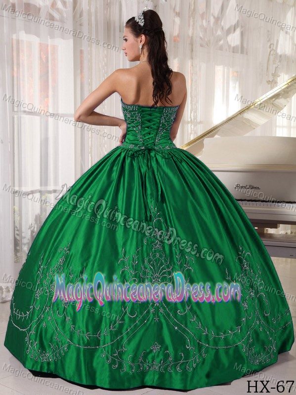 Strapless Dark Green Quinceanera Gowns in Floor-length with Embroidery