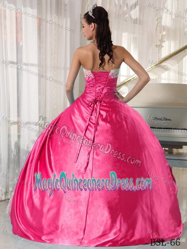 Hot Pink Sweetheart Floor-length Quince Dresses with Appliques and Lace