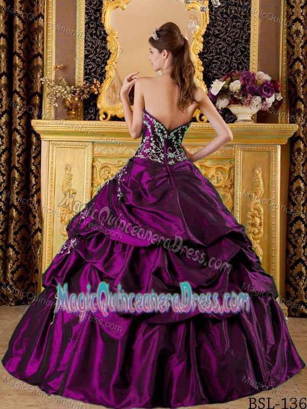 Gorgeous Sweetheart Purple Dress for Quince with Appliques and Pick-ups