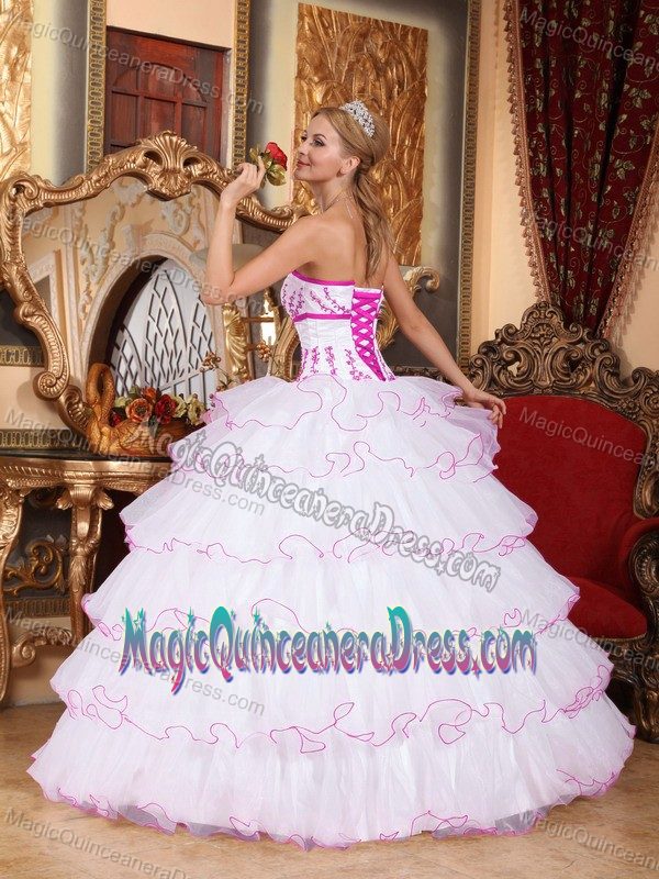 White and Pink Strapless Appliqued Sweet 16 Dresses with Ruffles in Tallahassee