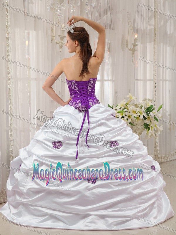 Sweetheart Embroidered Exclusive Quinceanera Dresses in Purple and White