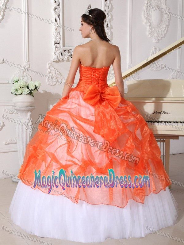 Red and White Strapless Appliqued Gorgeous Quinceanera Gowns with Ruffles