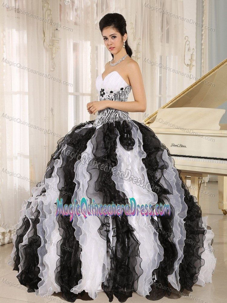 White and Black Appliqued Sweetheart Long Quinces Dresses with Ruffles