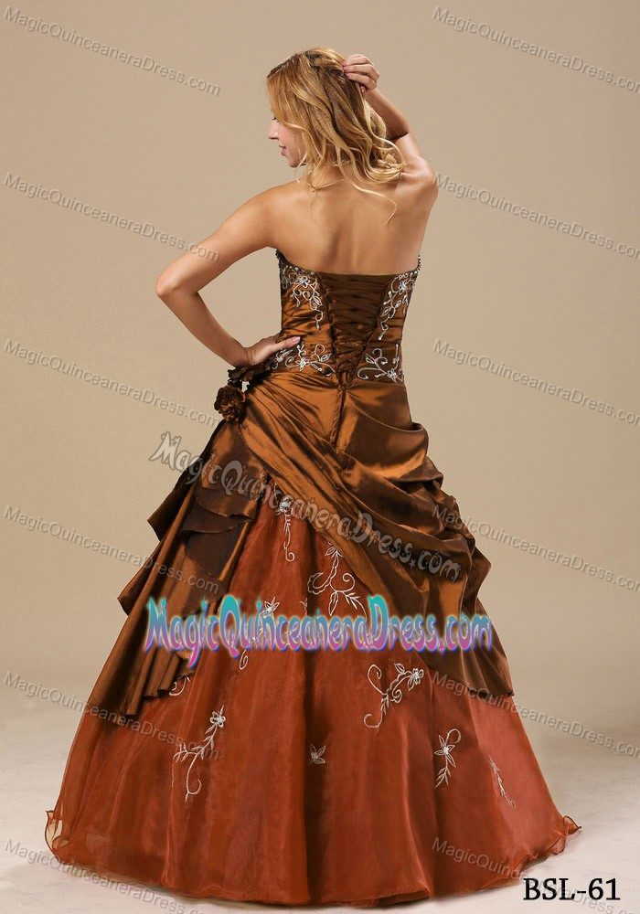 Lace-up Brown Embroidery Long Quince Dress with Pick-ups and Flowers
