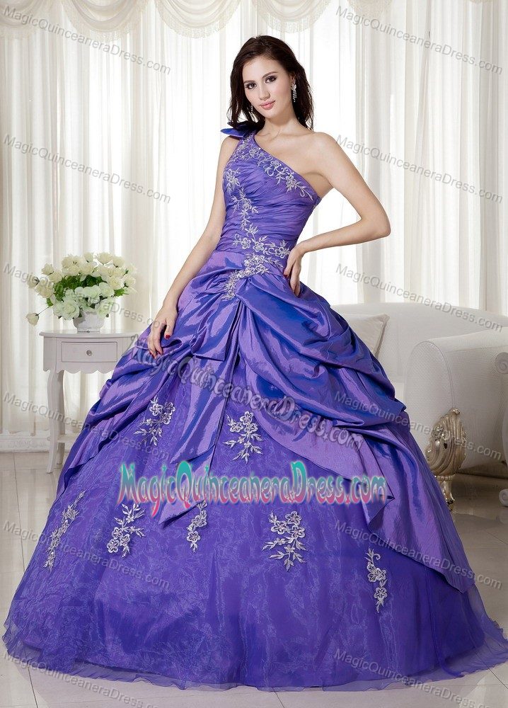 Purple One Shoulder Full-length Quince Dress with Pick-ups and Appliques