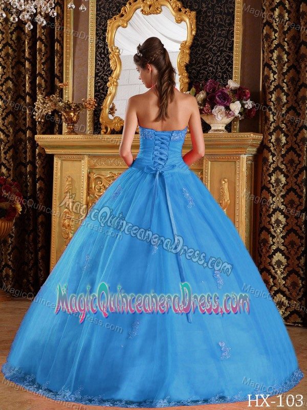 Vintage Halter Top Ruching Decorated Quinceanera Gowns with Lace Edge
