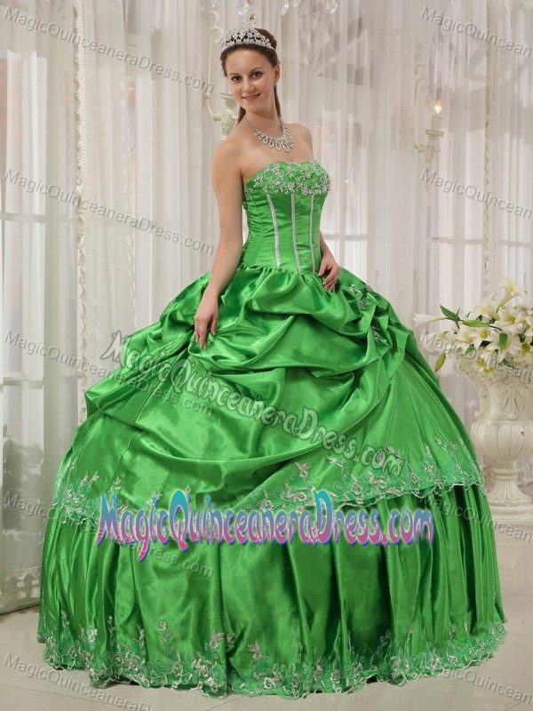 Sleek Strapless Floor-length Spring Green Quince Dresses with Pick-ups