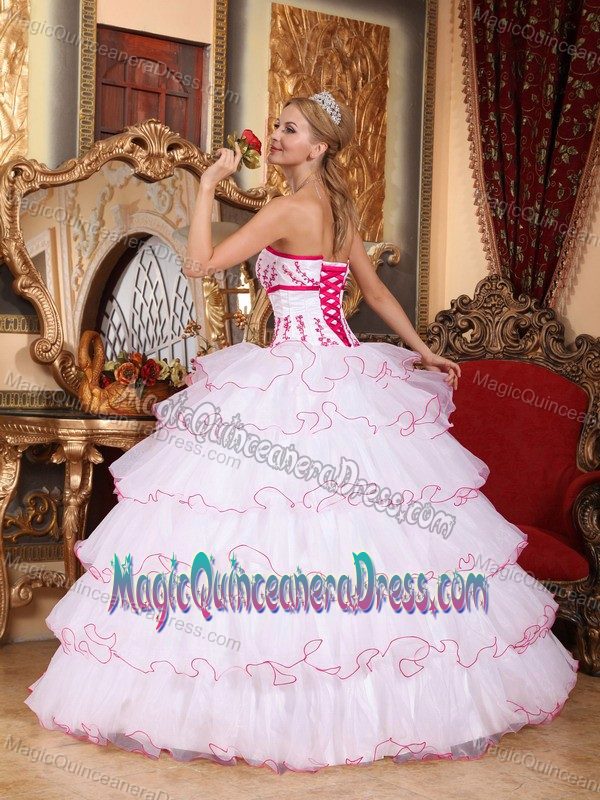 White and Red Quinceanera Gown Dress with Court Train and Appliques