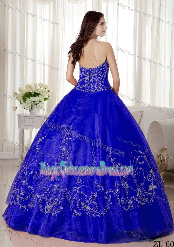 Sweetheart Royal Blue Quinceanera Gowns in Floor-length with Embroidery