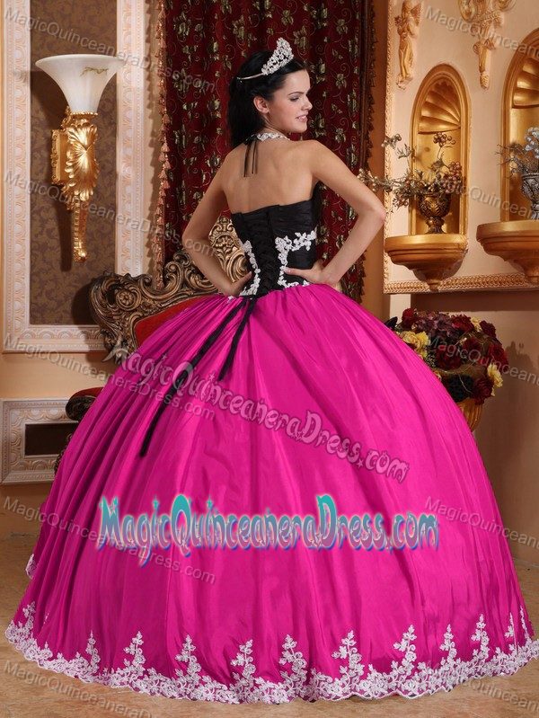 V-neck Floor-length Appliqued Quinceanera Dresses in Hot Pink in Chantilly