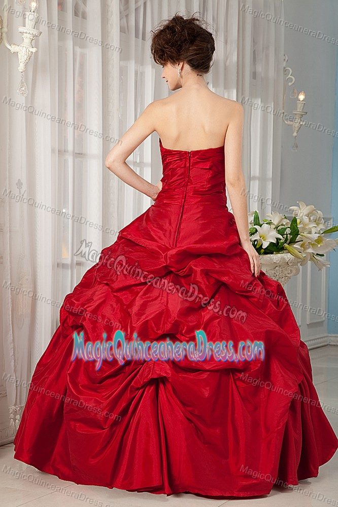 Strapless Floor-length Taffeta Appliqued Quinceanera Dress in Red