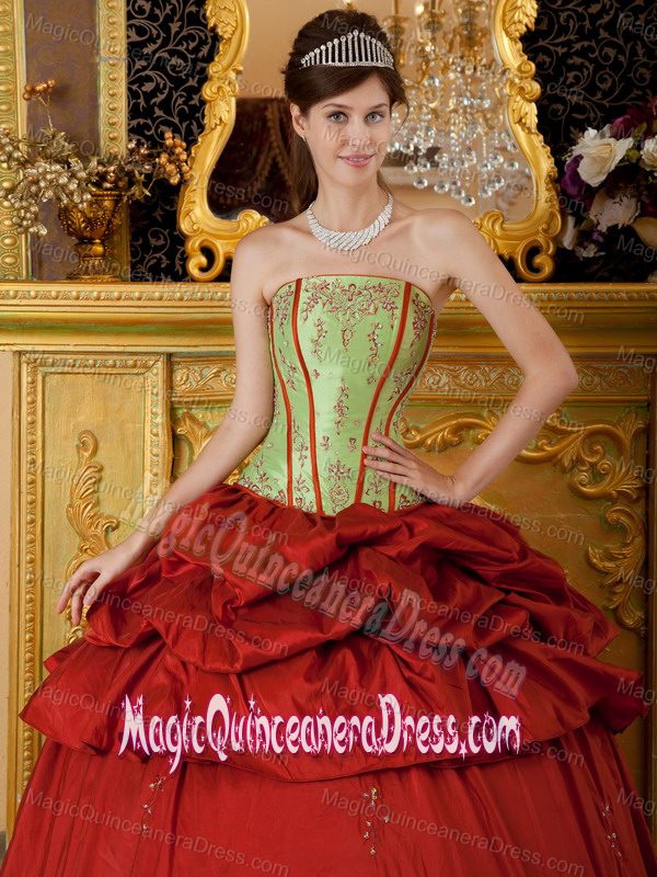 Red Ball Gown Strapless Appliques Taffeta Quinceanera Dress in Silver Spring