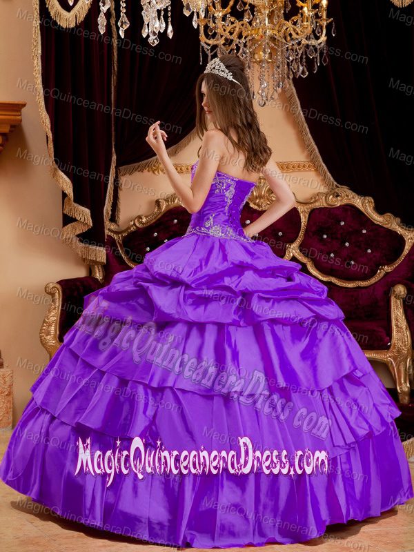 Purple Ball Gown Sweetheart Taffeta Appliques Quinceanera Dress in Frederick