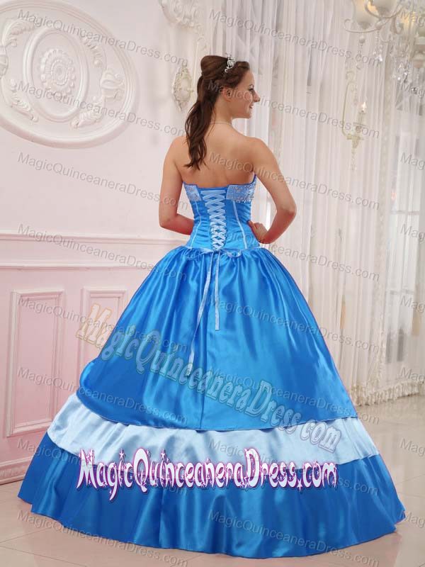Sweetheart Floor-length Appliqued Quinceanera Dress with Beading