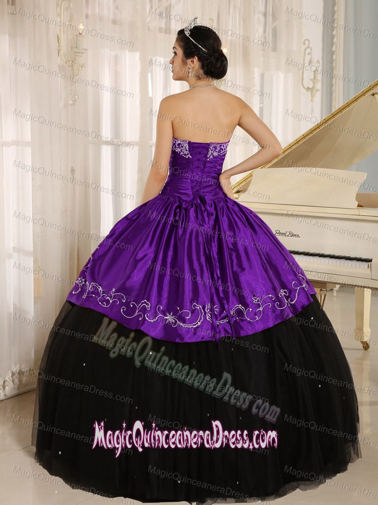 Sweetheart Beaded Embroidered formal Sweet 16 Dresses in Purple in fort Bragg