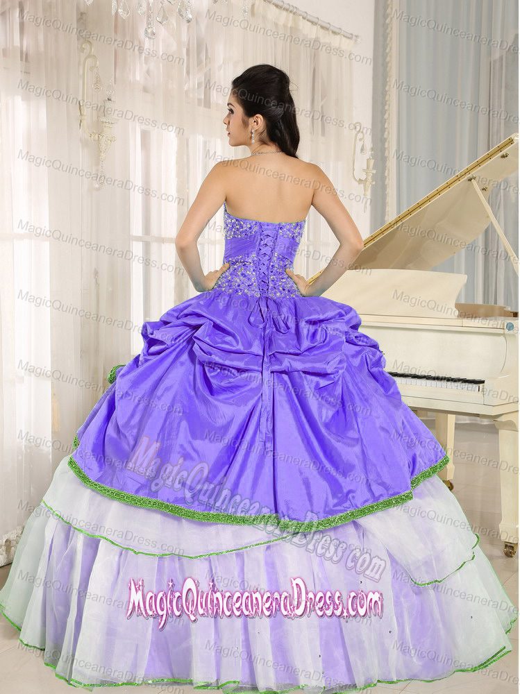 Sweetheart Beaded White and Lilacs Quinceanera Dresses with Pick Ups in Dublin